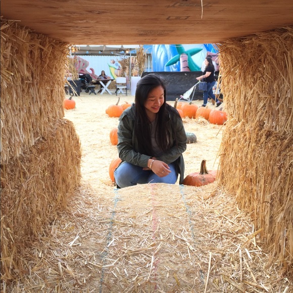 Meet your Posher, Jessica - Picture 1 of 1